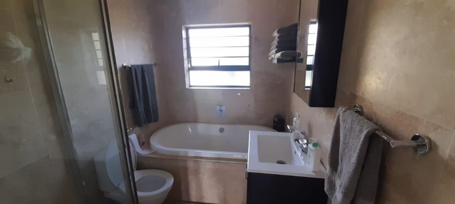 7 Bedroom Property for Sale in Bloemhof North West